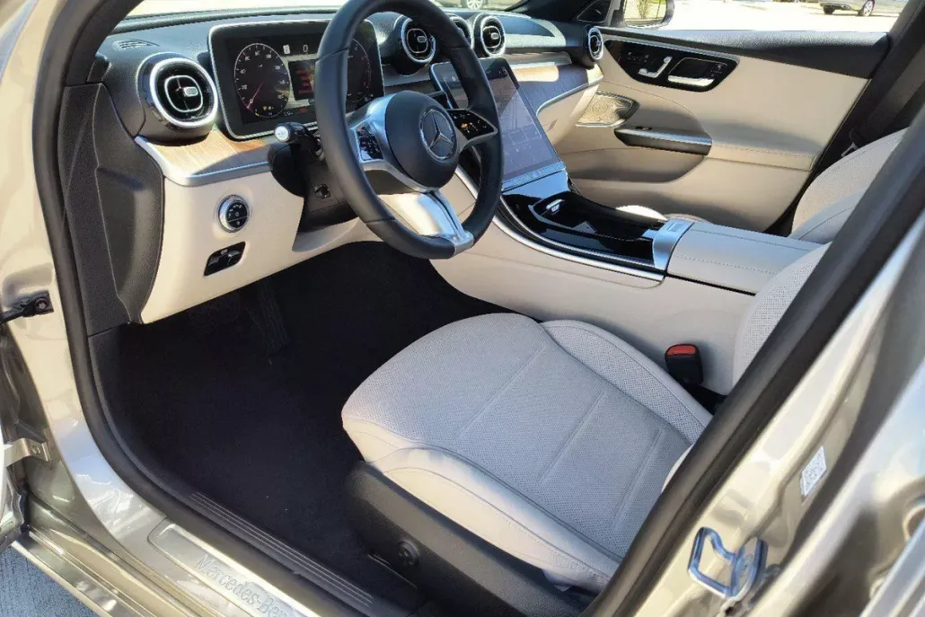 2024 Mercedes Benz C 300 photo 1