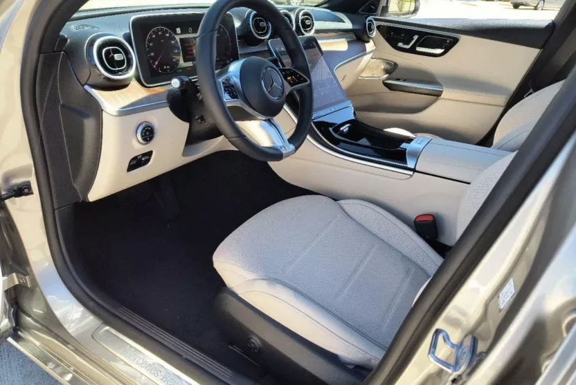 2024 Mercedes Benz C 300 photo 1