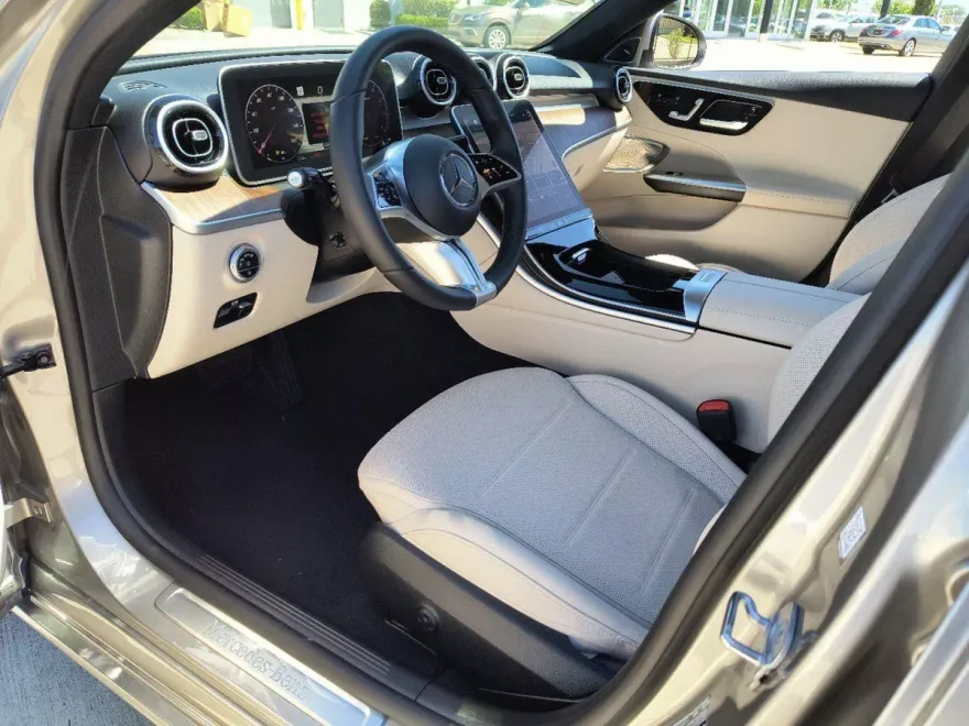 2024 Mercedes Benz C 300 photo 1