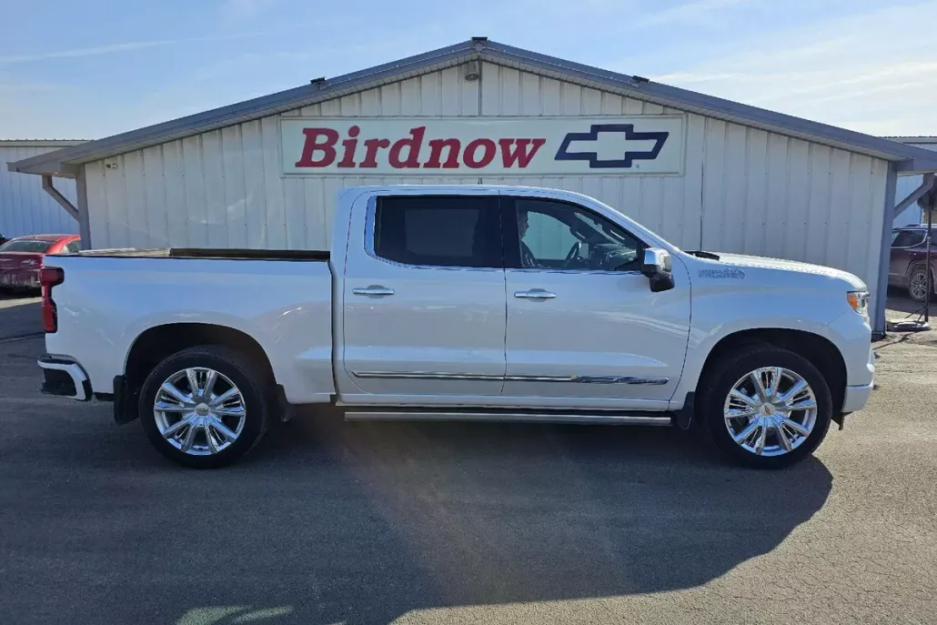 2023 Chevrolet Silverado 1500 High Country photo 1