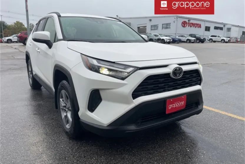 2025 Toyota RAV4 Hybrid LE photo 1