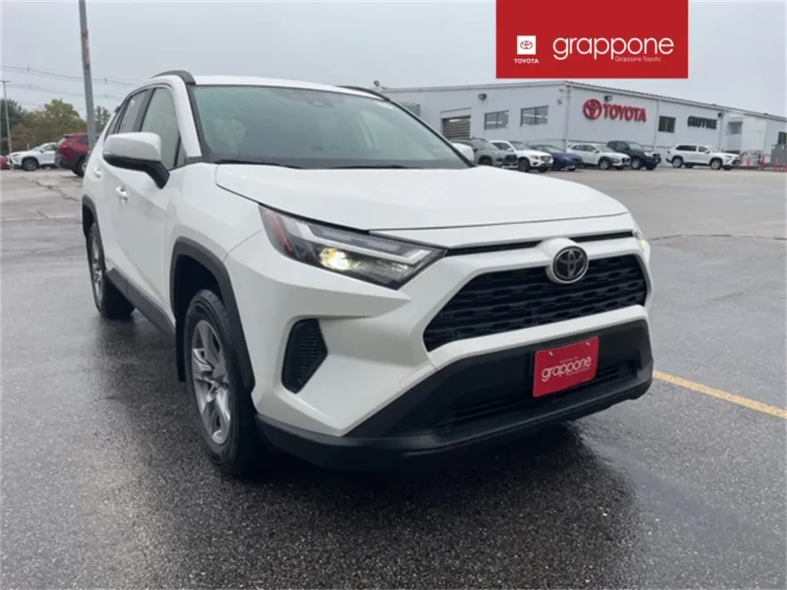 2025 Toyota RAV4 Hybrid LE photo 1