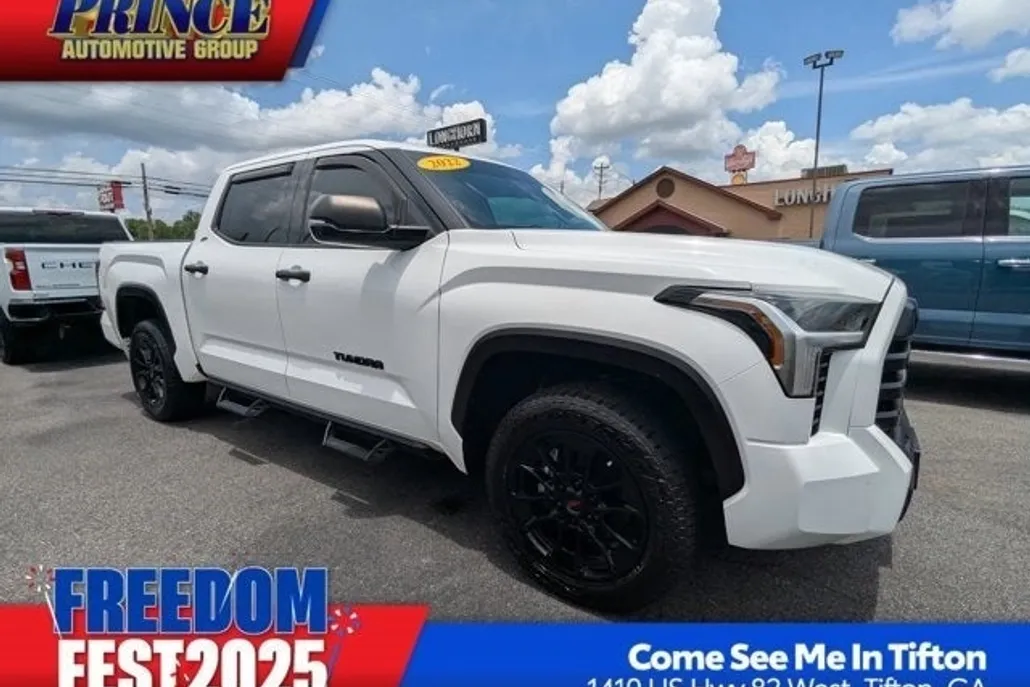 2022 Toyota Tundra SR5 photo 1