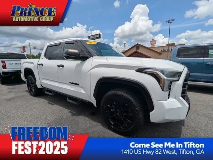 2022 Toyota Tundra SR5 photo 1