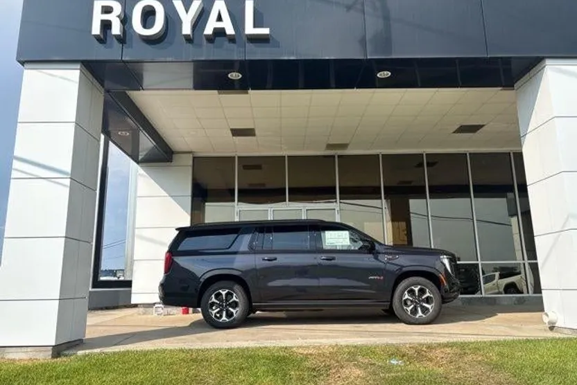 2026 Gmc Yukon XL AT4 photo 1