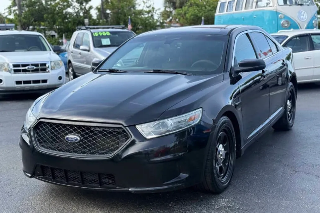 2013 Ford Taurus photo 1