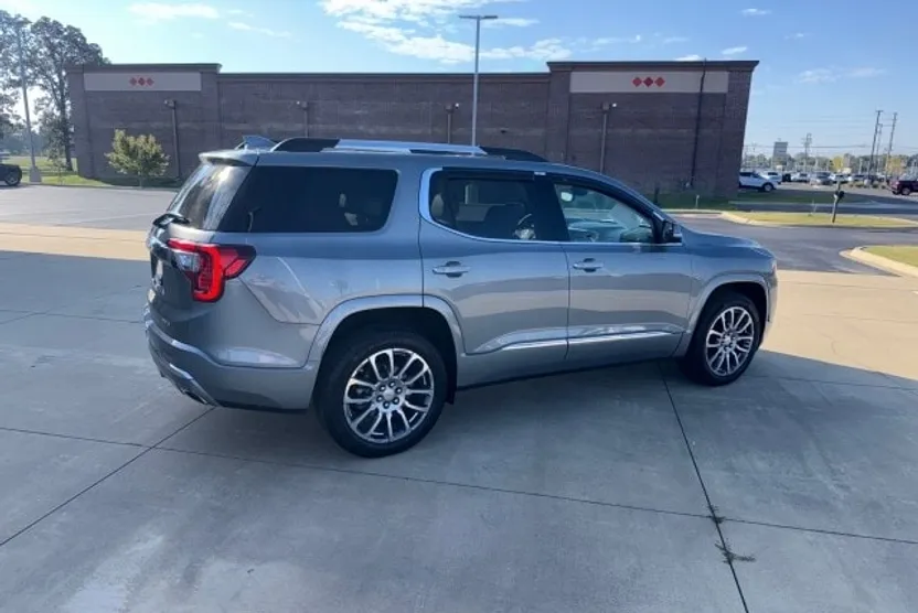 2023 Gmc Acadia Denali photo 1