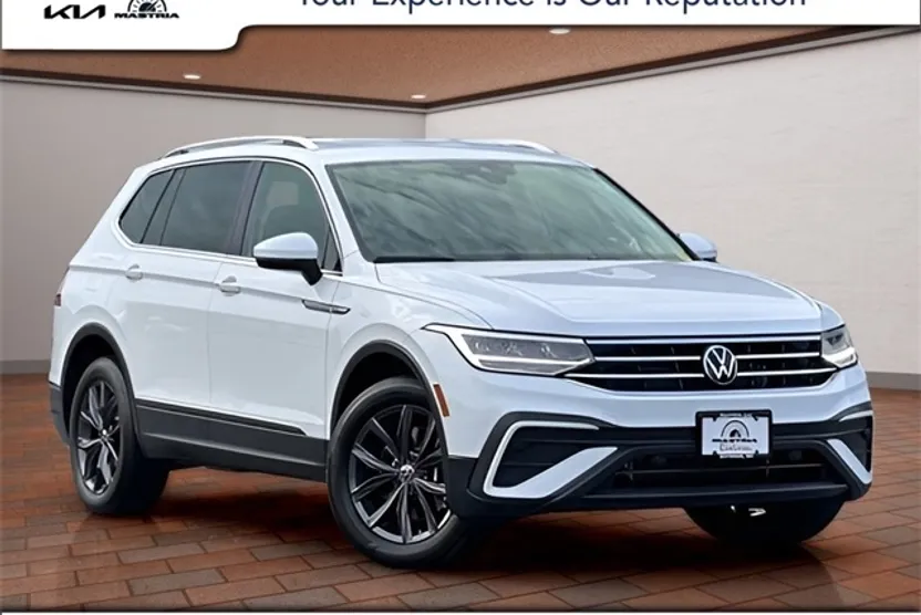 2024 Volkswagen Tiguan SE Wolfsburg Edition photo 1