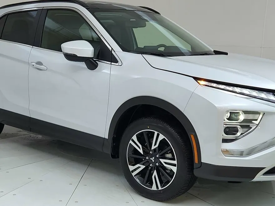 2024 Mitsubishi Eclipse Cross SE photo 1