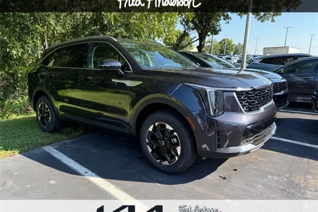 2026 Kia Sorento S photo 1
