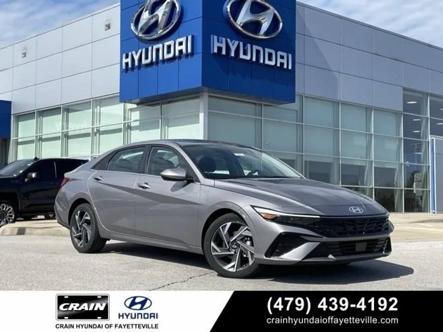 2025 Hyundai Elantra SEL Convenience photo 1