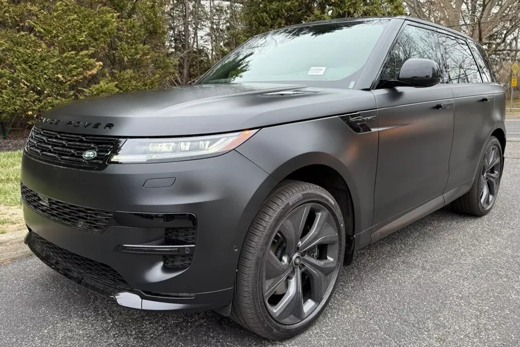 2025 Land Rover Range Rover Sport SE photo 1