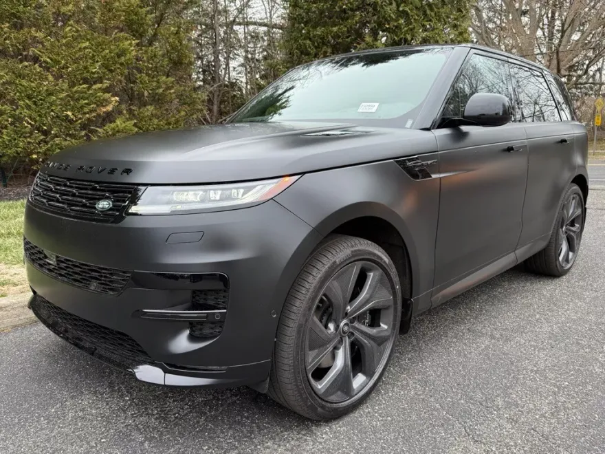 2025 Land Rover Range Rover Sport SE photo 1