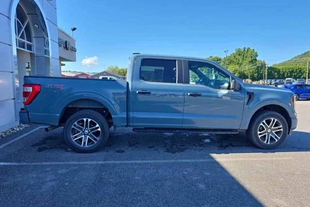 2023 Ford F-150 XL photo 1