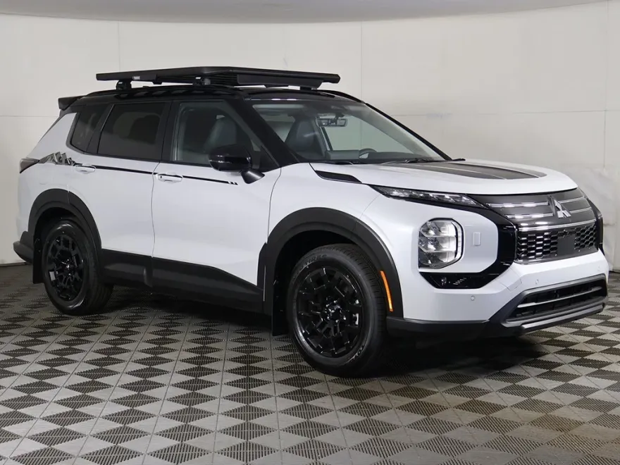 2025 Mitsubishi Outlander SE Ralliart photo 1