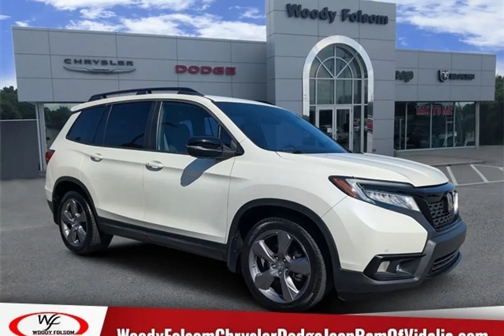 2019 Honda Passport Touring photo 1