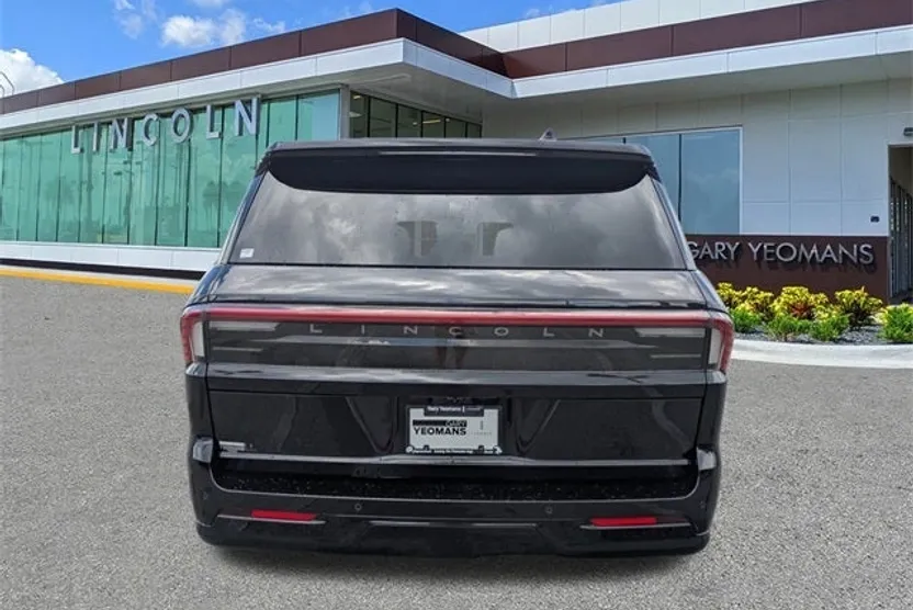 2025 Lincoln Navigator L Reserve photo 1