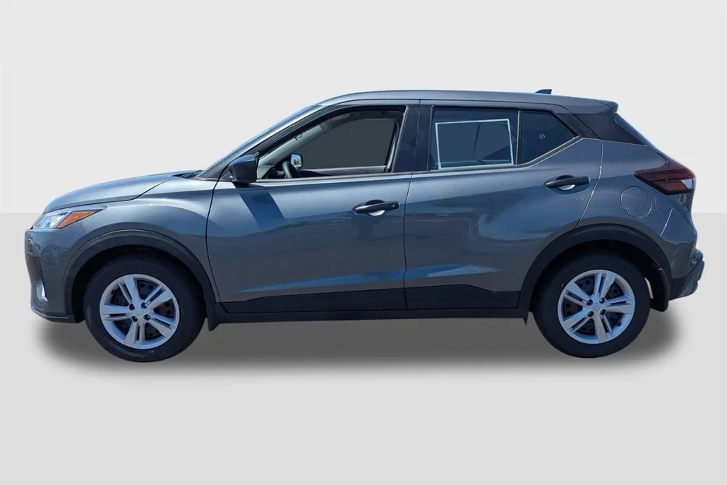 2025 Nissan Kicks Play S photo 1