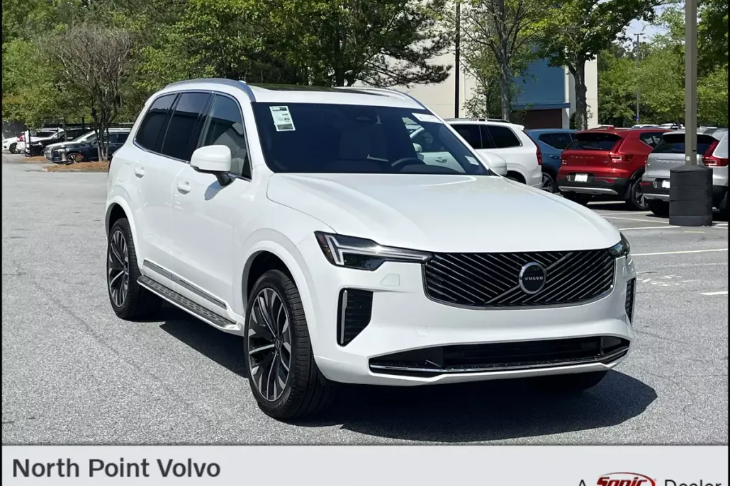 2025 Volvo XC90 Core photo 1