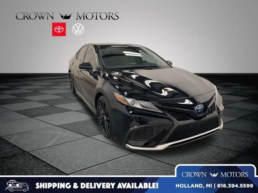 2023 Toyota Camry Hybrid XSE photo 1
