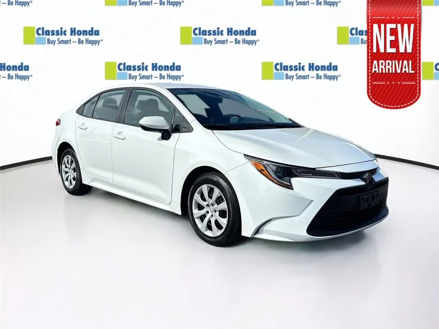 2024 Toyota Corolla LE photo 1