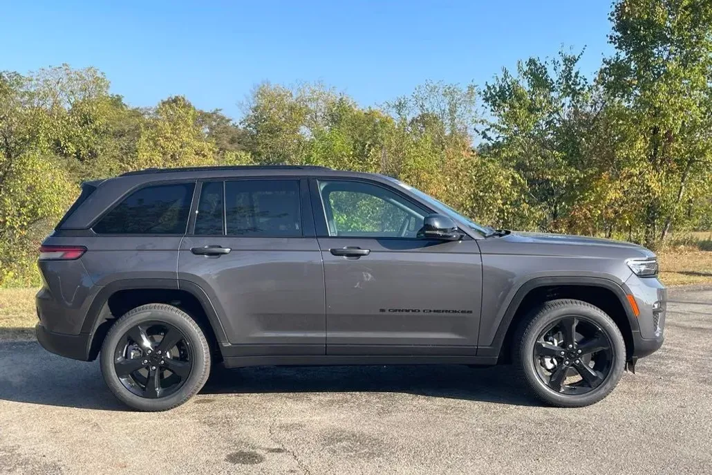 2025 Jeep Grand Cherokee Altitude X photo 1