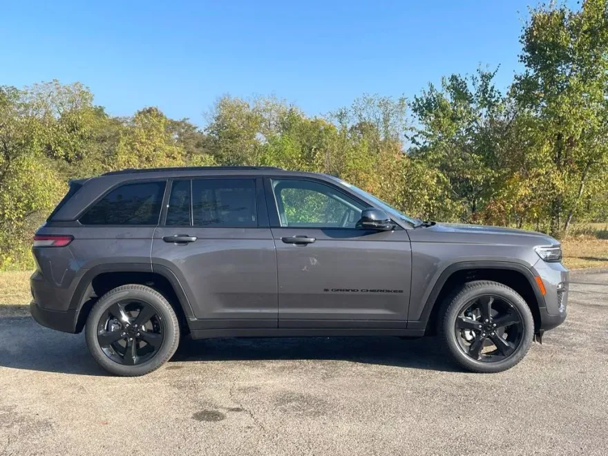 2025 Jeep Grand Cherokee Altitude X photo 1