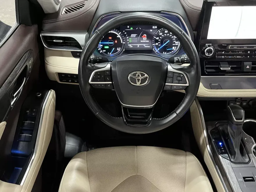 2021 Toyota Highlander Hybrid Platinum photo 1