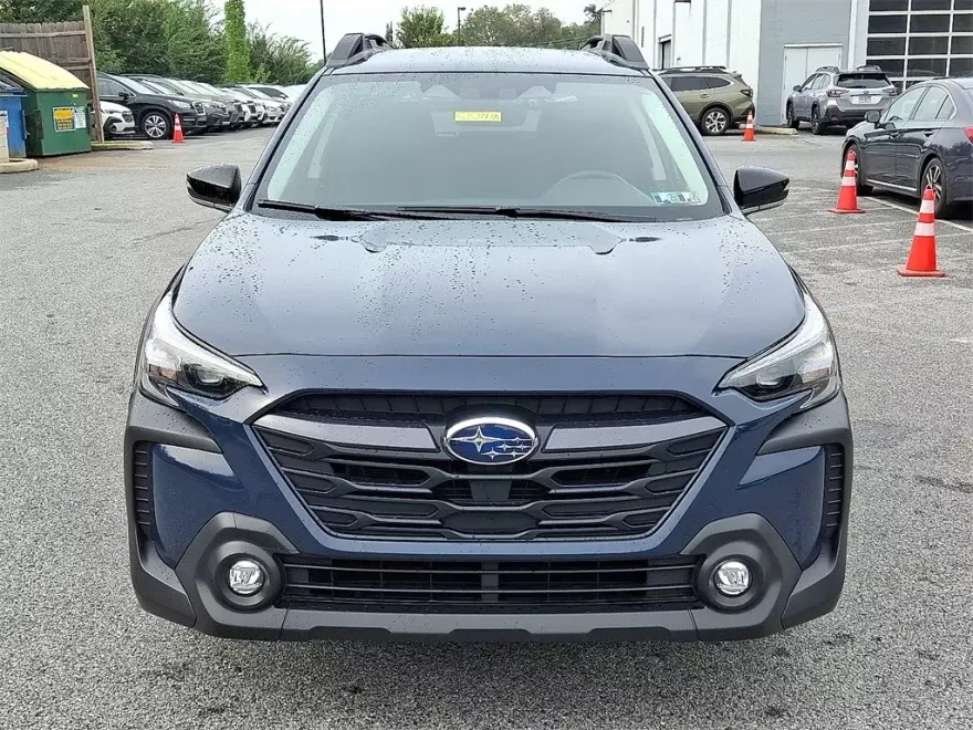2025 Subaru Outback Premium photo 1