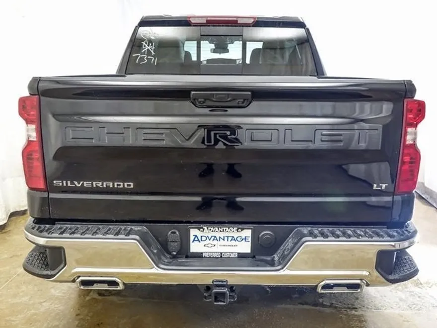2026 Chevrolet Silverado 1500 LT photo 1