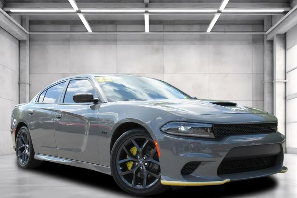 2023 Dodge Charger R/T photo 1