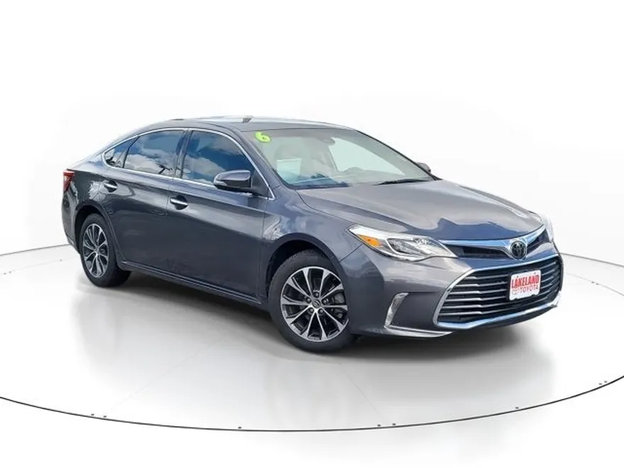 2018 Toyota Avalon XLE photo 1