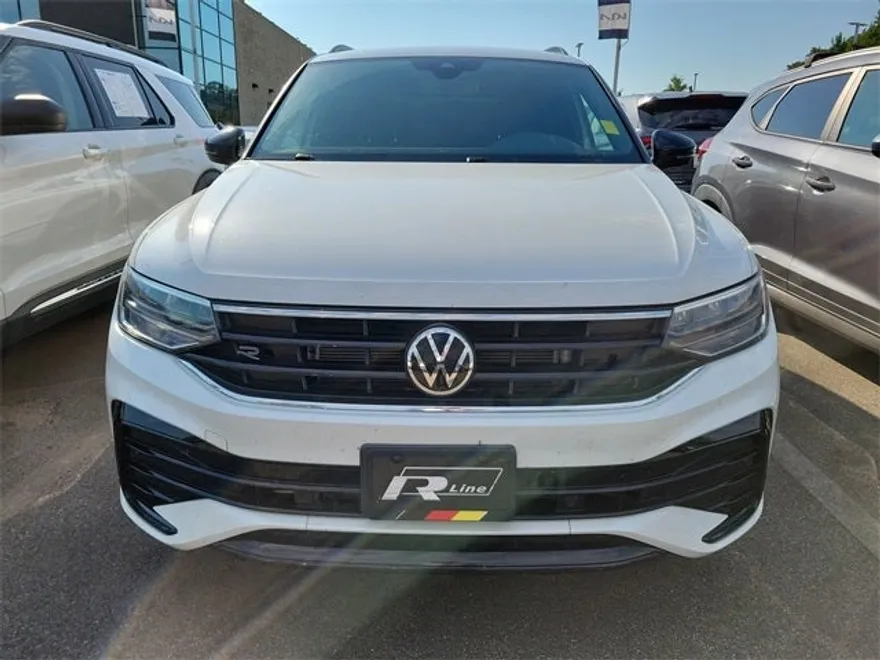 2022 Volkswagen Tiguan SE R-Line Black photo 1