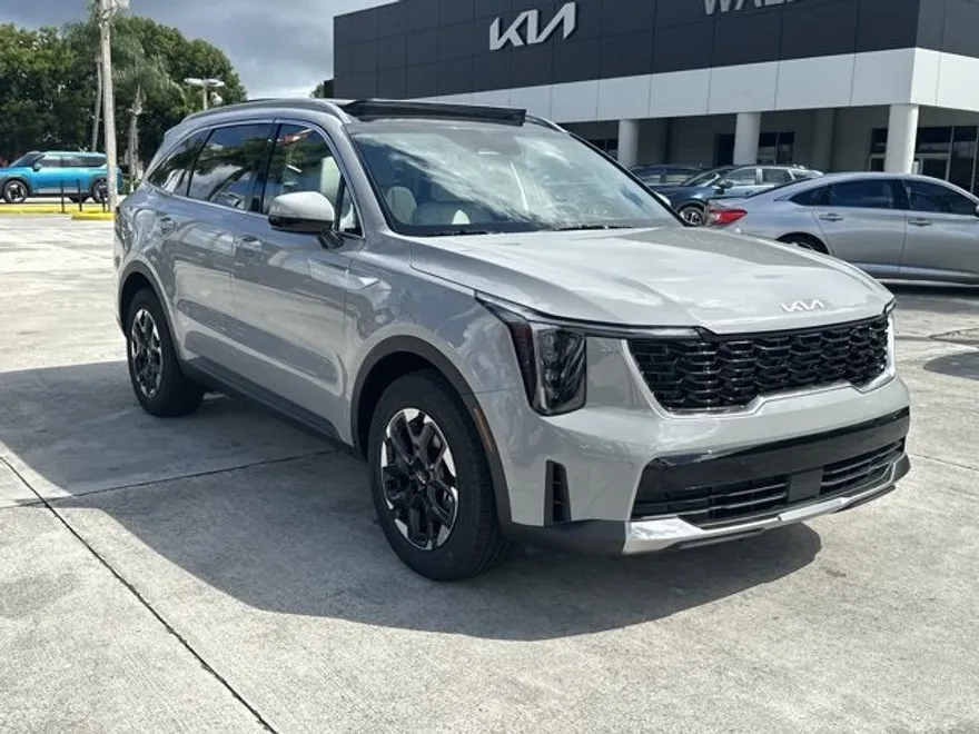 2026 Kia Sorento S photo 1