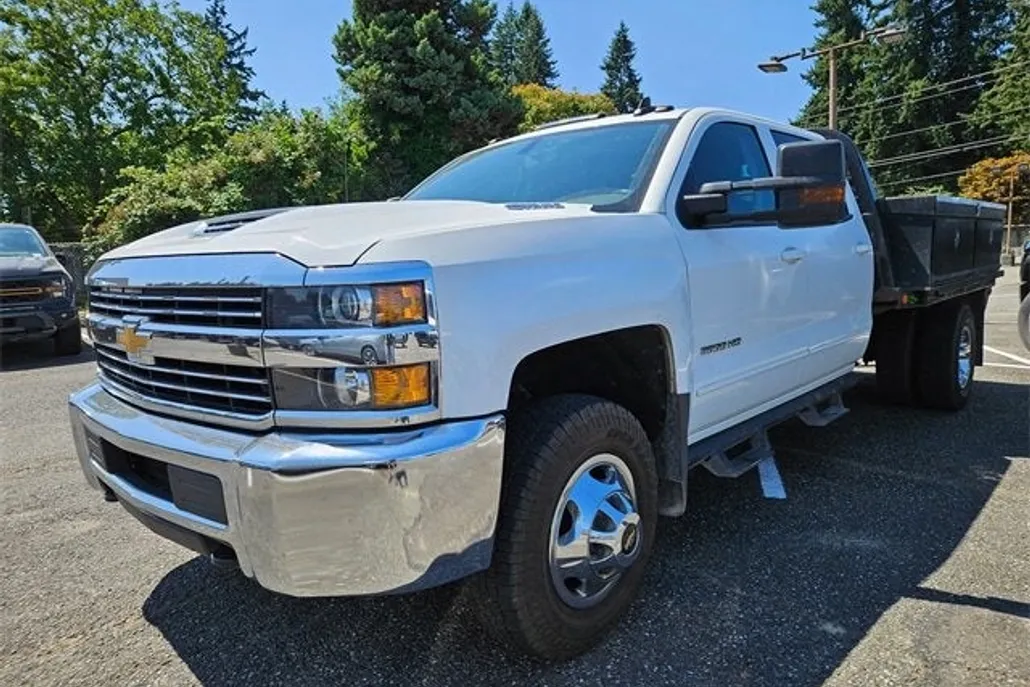 2018 Chevrolet Silverado 3500HD LT photo 1