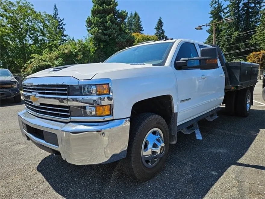 2018 Chevrolet Silverado 3500HD LT photo 1