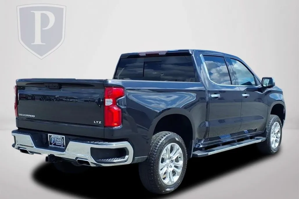 2022 Chevrolet Silverado 1500 LTZ photo 1