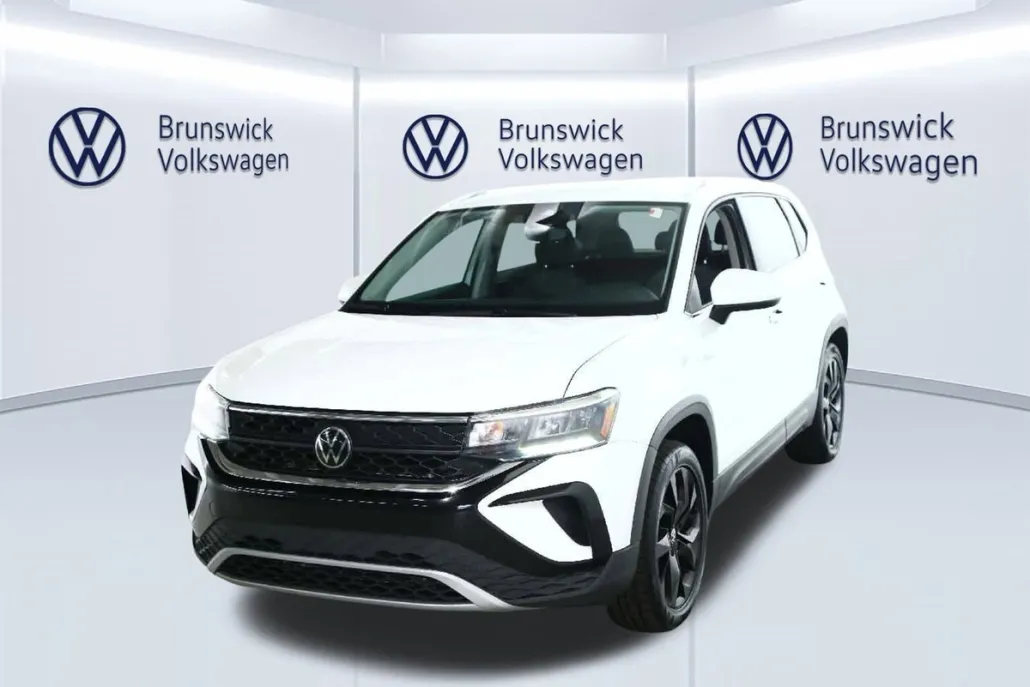 2022 Volkswagen Taos SE photo 1