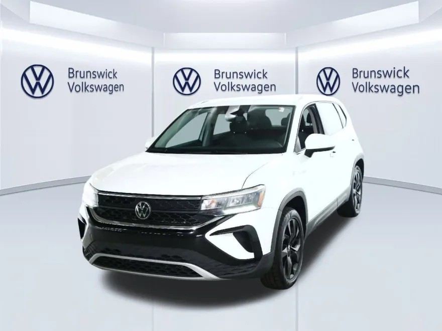 2022 Volkswagen Taos SE photo 1