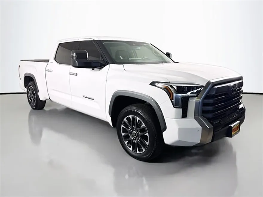 2023 Toyota Tundra Limited photo 1