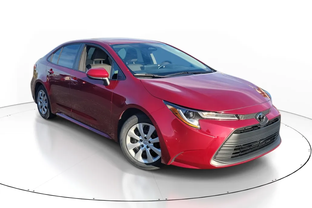 2025 Toyota Corolla LE photo 1