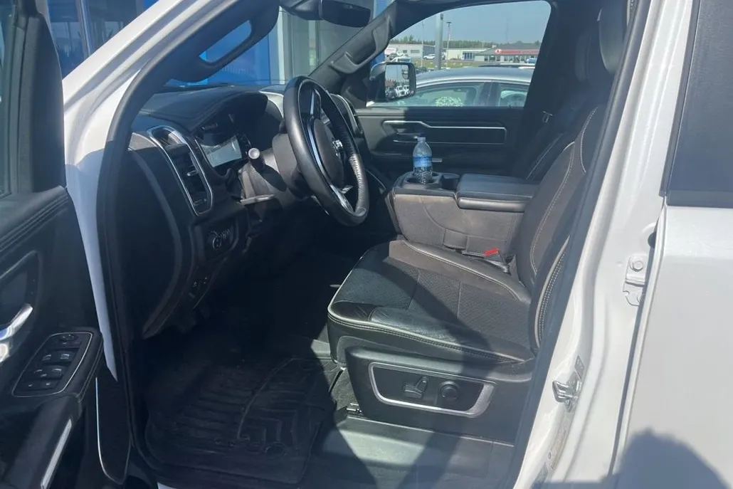 2023 Ram 1500 Laramie photo 1