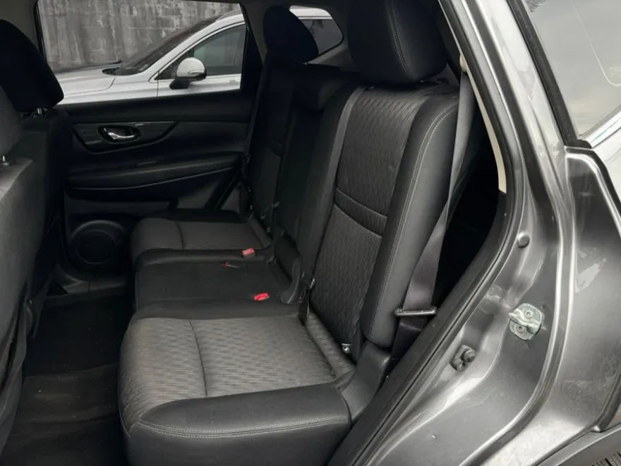 2018 Nissan Rogue S photo 9