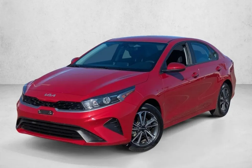 2024 Kia Forte LXS photo 1