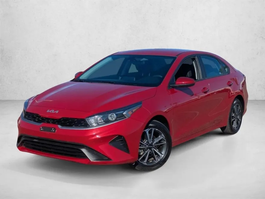 2024 Kia Forte LXS photo 1