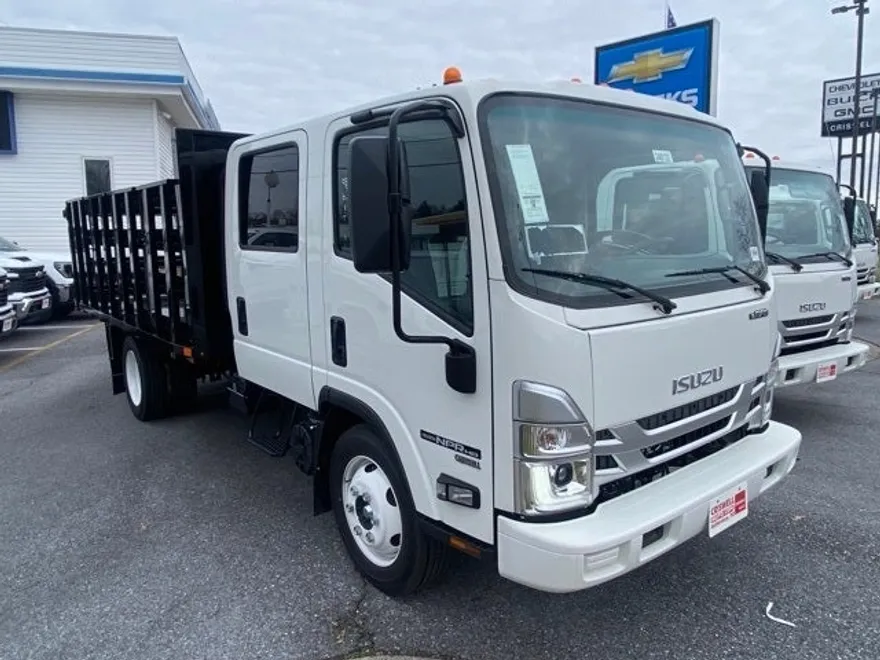 2024 Isuzu NPR photo 1