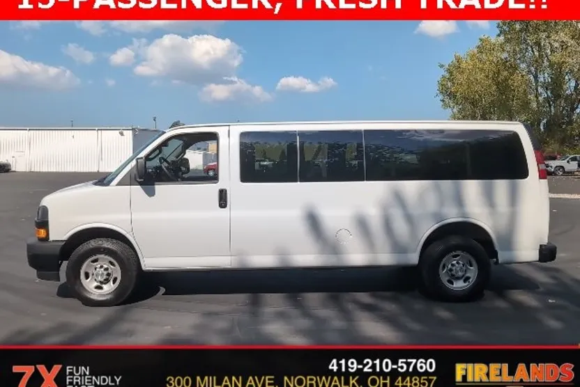 2025 Chevrolet Express Passenger 3500 photo 1