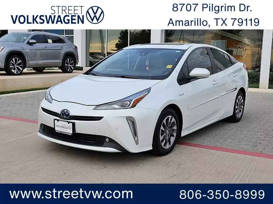 2022 Toyota Prius XLE photo 1