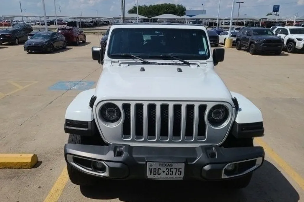 2023 Jeep Wrangler Sahara photo 1