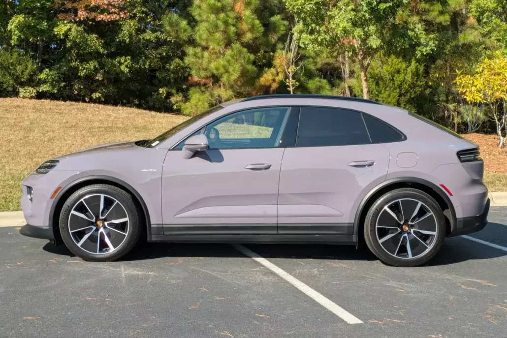 2024 Porsche Macan Electric 4 photo 1